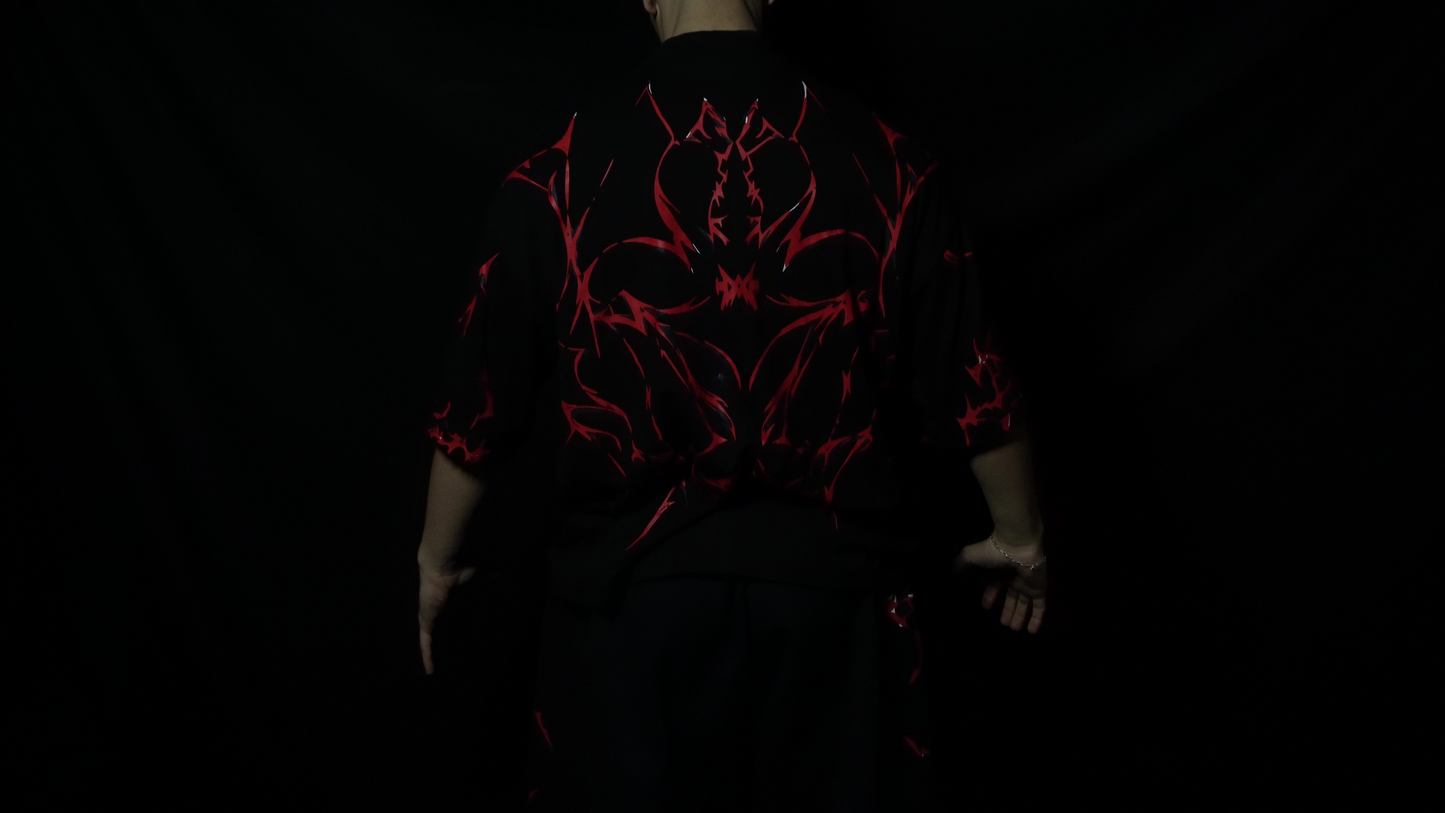 Camiseta Oversized-Crimson Veil