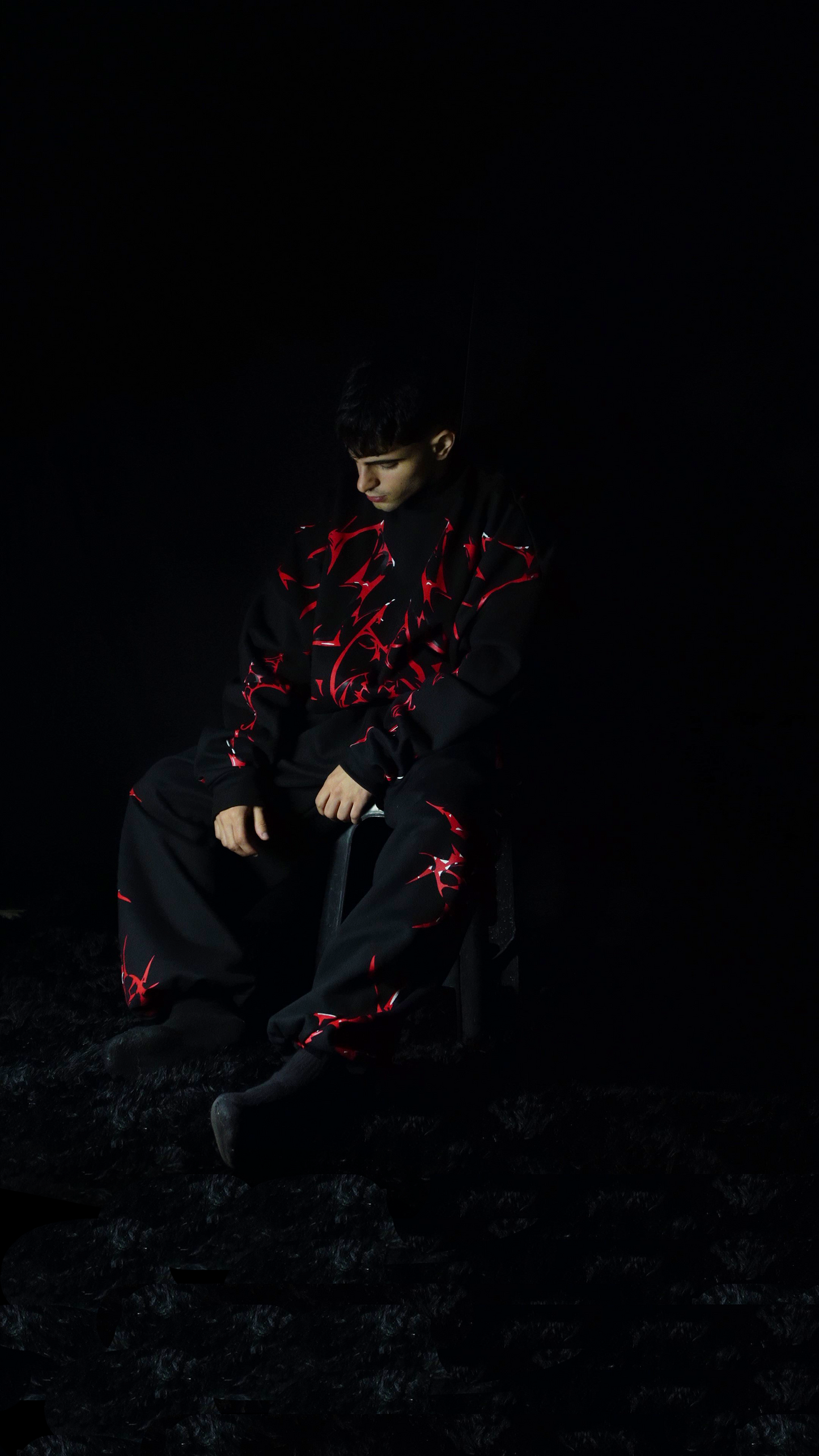 Calca Oversized- Crimson Veil