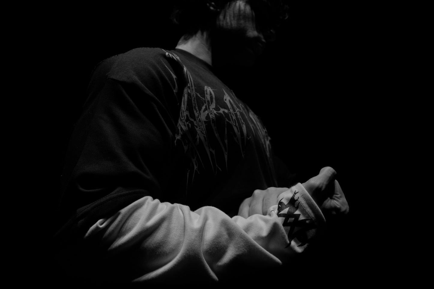 Camiseta Oversized Black/White Manga Longa - MM Basic Drop