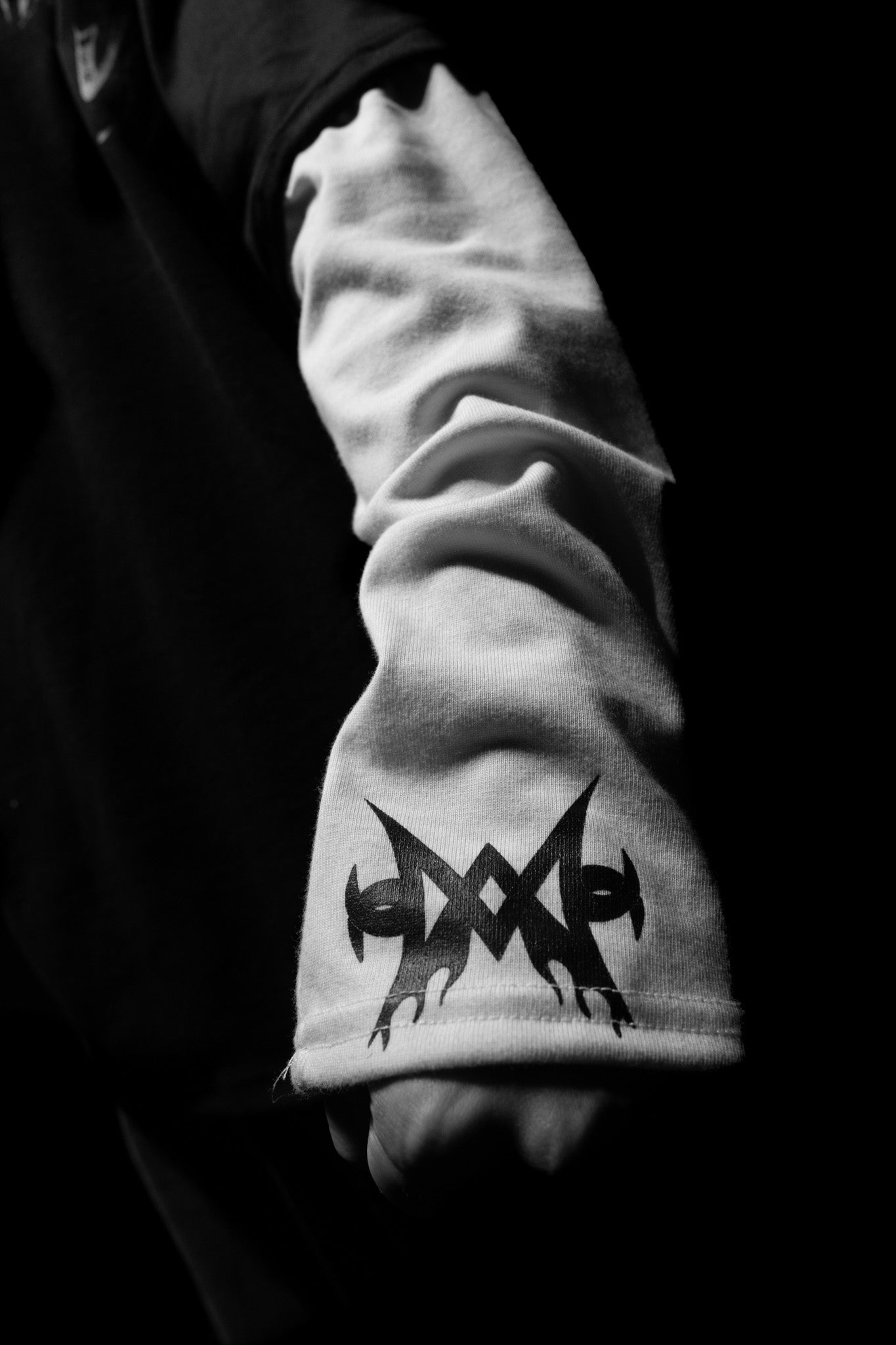 Camiseta Oversized Black/White Manga Longa - MM Basic Drop