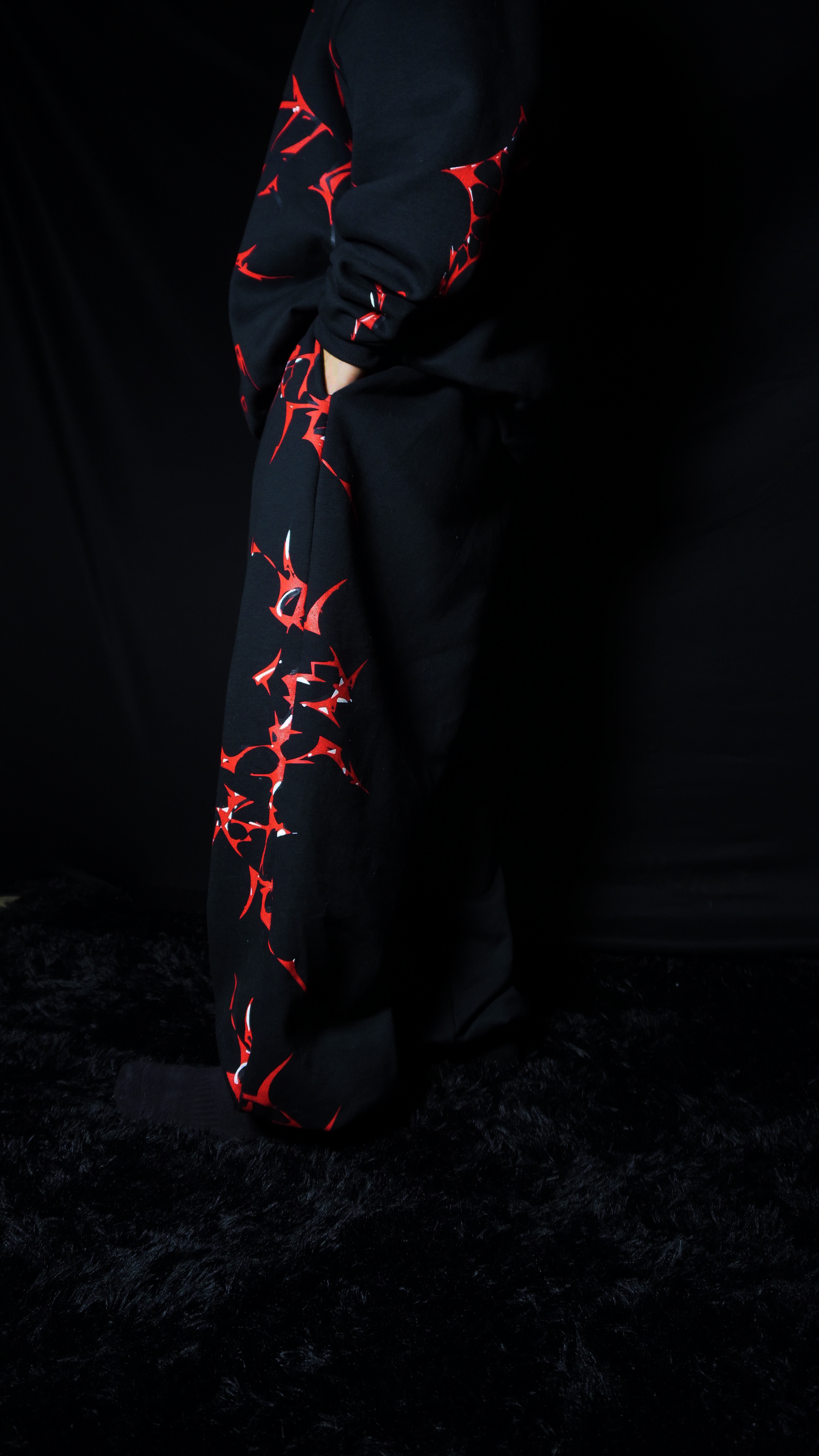 Calca Oversized- Crimson Veil