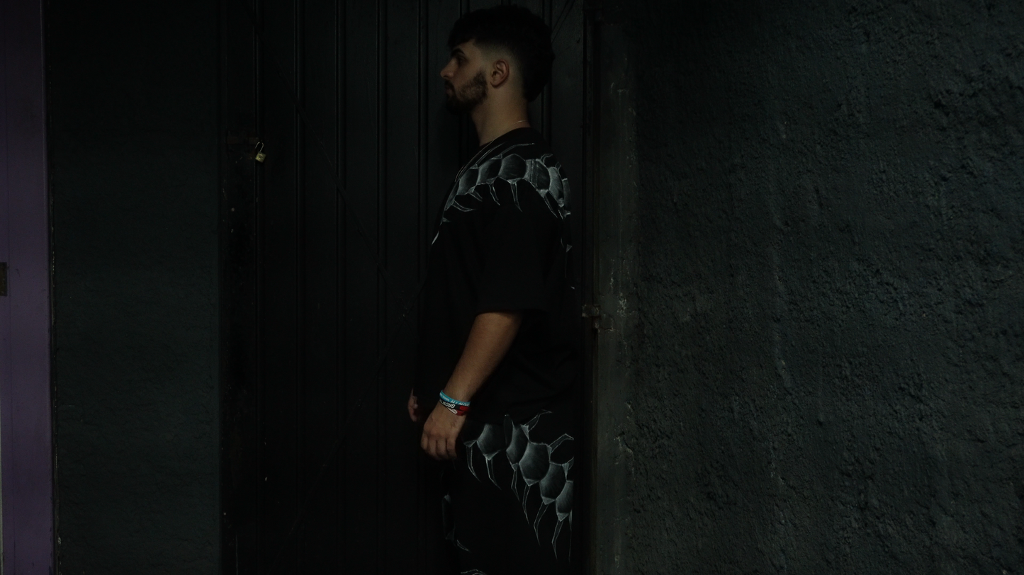 Camiseta Oversized- Creature Within